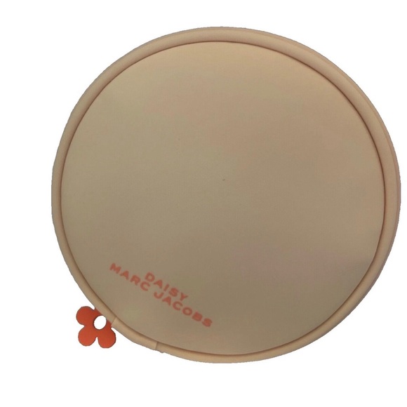 Marc Jacobs Handbags - Marc Jacobs Fragrances DAISY Orange Round Bag Cosmetics Makeup Pouch Clutch NIB